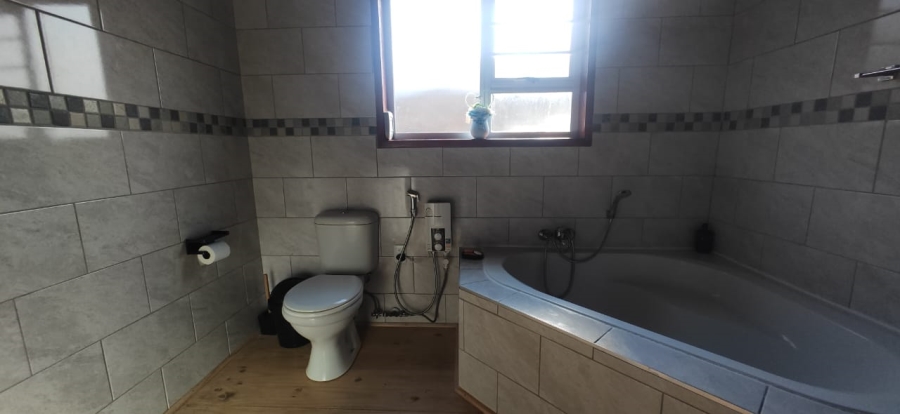5 Bedroom Property for Sale in Seemeeu Park Western Cape
